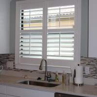 Shutter with Front Tilt Bar and Divider Rail