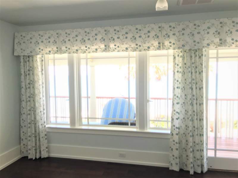 Sidepanels and valances